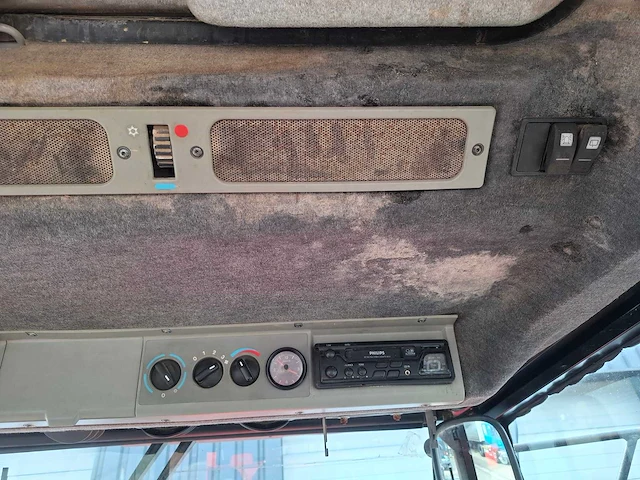 1997 massey ferguson 8130 dynashift vierwielaangedreven landbouwtractor - afbeelding 7 van  23