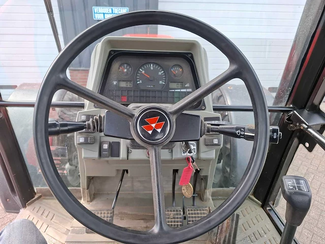 1997 massey ferguson 8130 dynashift vierwielaangedreven landbouwtractor - afbeelding 8 van  23