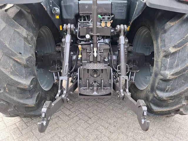 1997 massey ferguson 8130 dynashift vierwielaangedreven landbouwtractor - afbeelding 20 van  23