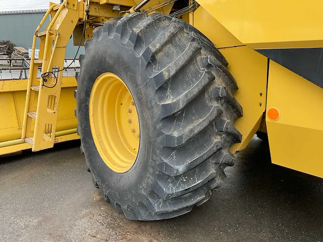 1997 new holland tx 68 maaidorser - afbeelding 2 van  52