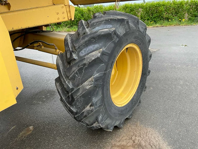 1997 new holland tx 68 maaidorser - afbeelding 3 van  52