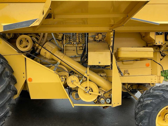 1997 new holland tx 68 maaidorser - afbeelding 10 van  52