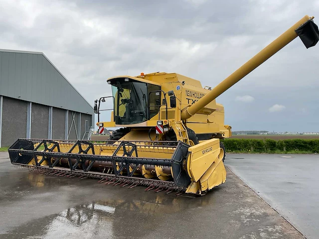 1997 new holland tx 68 maaidorser - afbeelding 1 van  52