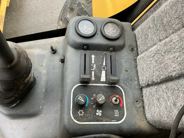 1997 new holland tx 68 maaidorser - afbeelding 44 van  52