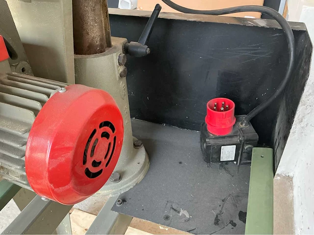 1997 omga radial 600 p3s afkortcirkelzaagmachine - afbeelding 11 van  16