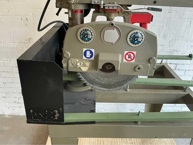 1997 omga radial 600 p3s afkortcirkelzaagmachine - afbeelding 4 van  16