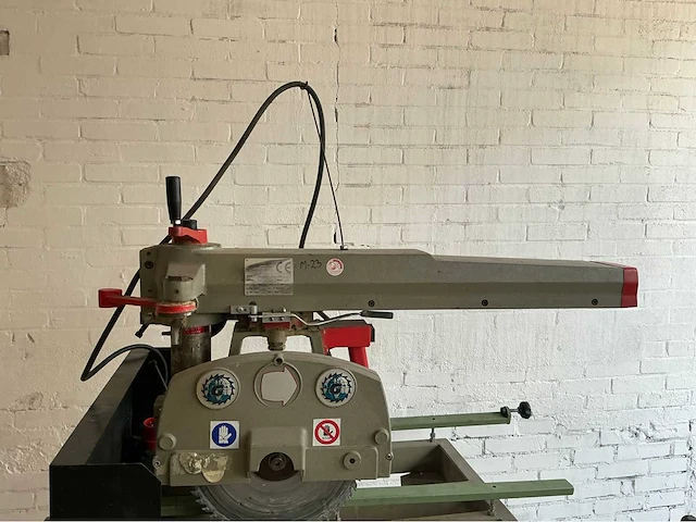 1997 omga radial 600 p3s afkortcirkelzaagmachine - afbeelding 5 van  16