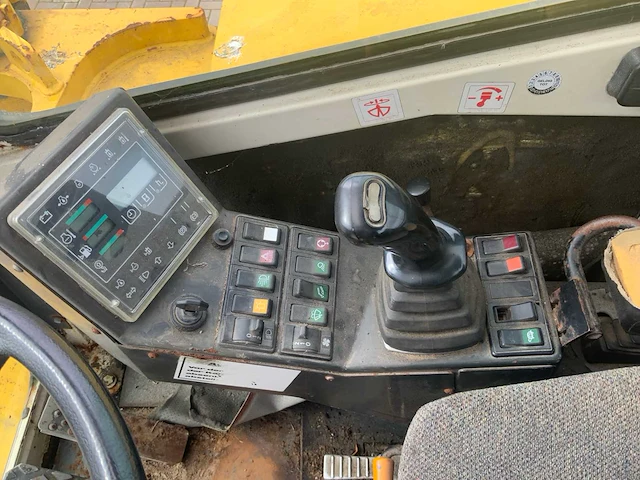 1997 schaeff hml 41 banden graafmachine - afbeelding 4 van  35