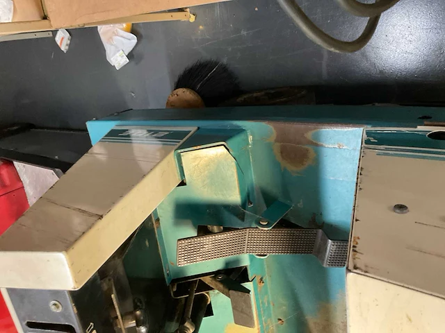 1997 tennant 210-e zelfrijdende veegmachine - afbeelding 9 van  12