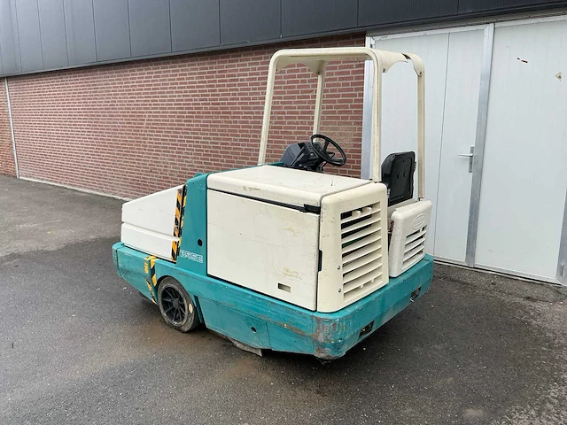 1997 tennant 355e zelfrijdende veegmachine - afbeelding 10 van  17