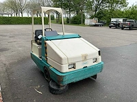 1997 tennant 355e zelfrijdende veegmachine - afbeelding 12 van  17