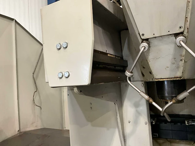 1997 unisign uv4 cnc-freesmachine - afbeelding 3 van  29