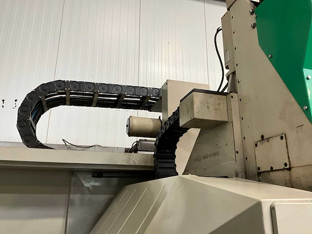 1997 unisign uv4 cnc-freesmachine - afbeelding 6 van  29
