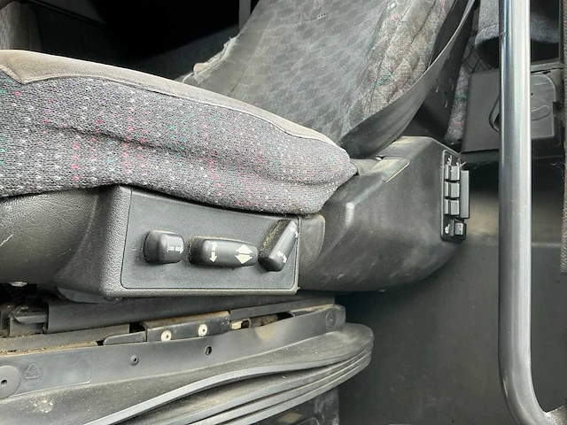 1997 volvo fh16 vrachtwagen - afbeelding 16 van  35