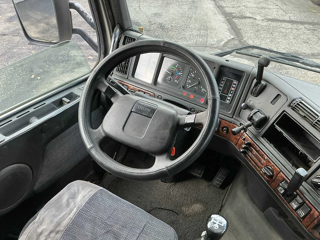1997 volvo fh16 vrachtwagen - afbeelding 25 van  35