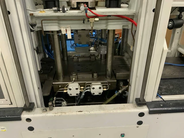 1998 arburg selecta 270 s cd 600-100 verticale kunststof spuitgietmachine - afbeelding 12 van  17