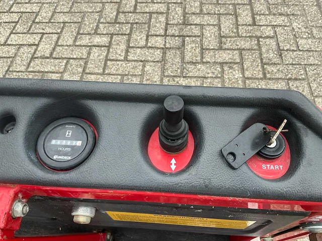 1998 atlet multicar r 702 e/5 zelfrijdende veegmachine - afbeelding 2 van  21