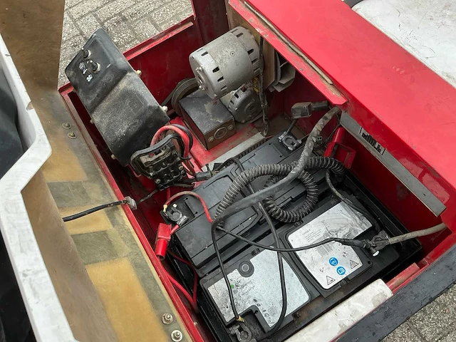 1998 atlet multicar r 702 e/5 zelfrijdende veegmachine - afbeelding 8 van  21