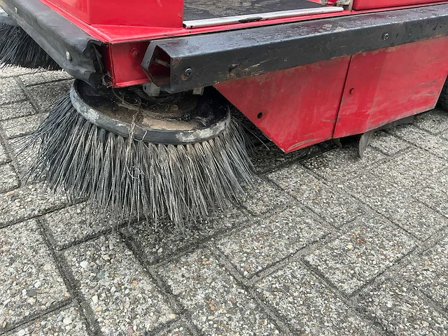 1998 atlet multicar r 702 e/5 zelfrijdende veegmachine - afbeelding 9 van  21
