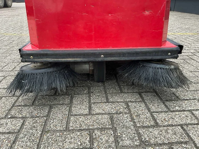 1998 atlet multicar r 702 e/5 zelfrijdende veegmachine - afbeelding 14 van  21