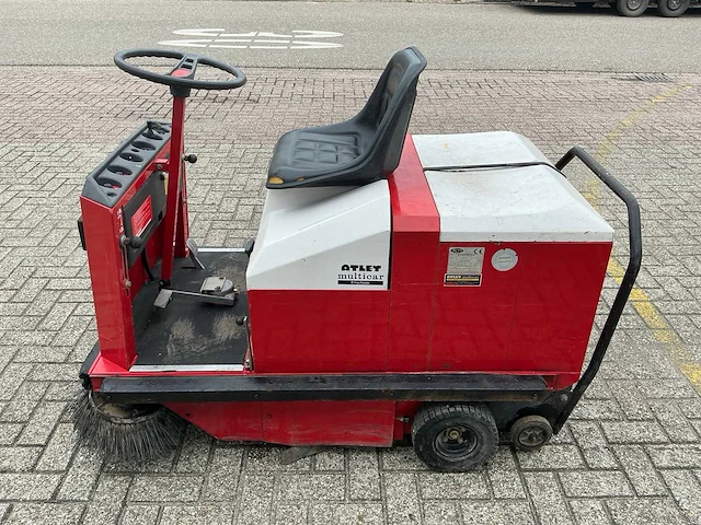 1998 atlet multicar r 702 e/5 zelfrijdende veegmachine - afbeelding 12 van  21