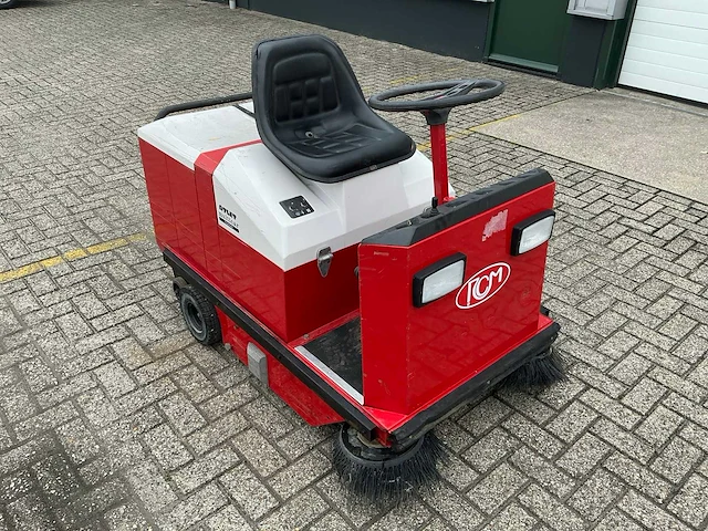 1998 atlet multicar r 702 e/5 zelfrijdende veegmachine - afbeelding 19 van  21