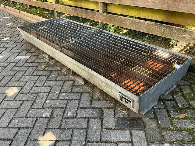 1998 bauer am-4/b olie opvangbak - afbeelding 1 van  5