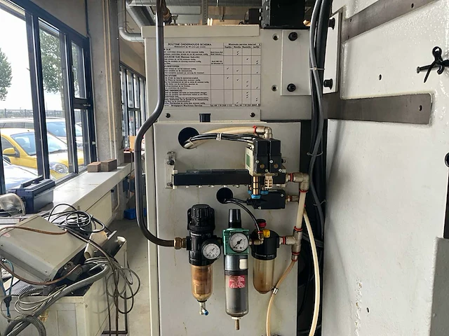 1998 bridgeport vmc500 16 cnc verticaal bewerkingscentrum - afbeelding 8 van  26