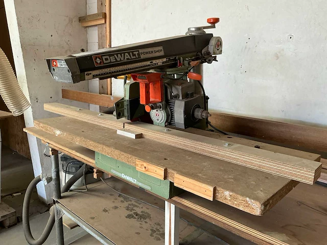 1998 dewalt dw125 radiaalafkortzaagmachine - afbeelding 1 van  7