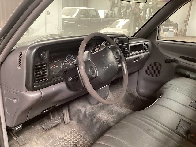 1998 dodge ram 2500 vliegtuigsleper - afbeelding 9 van  12
