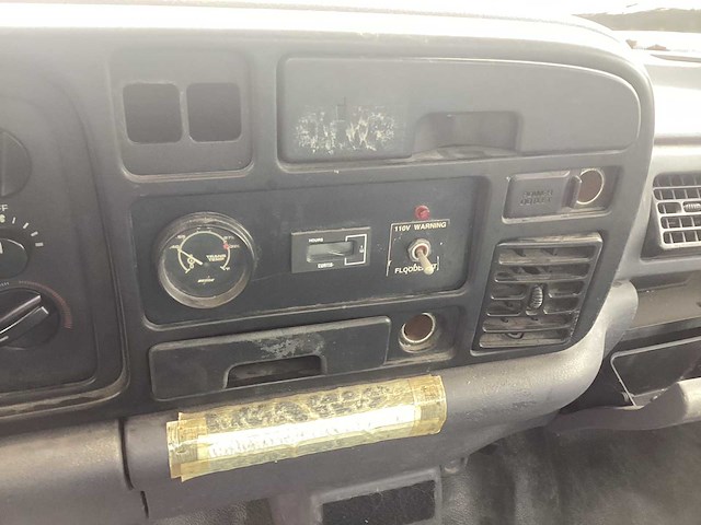 1998 dodge ram 2500 vliegtuigsleper - afbeelding 8 van  13