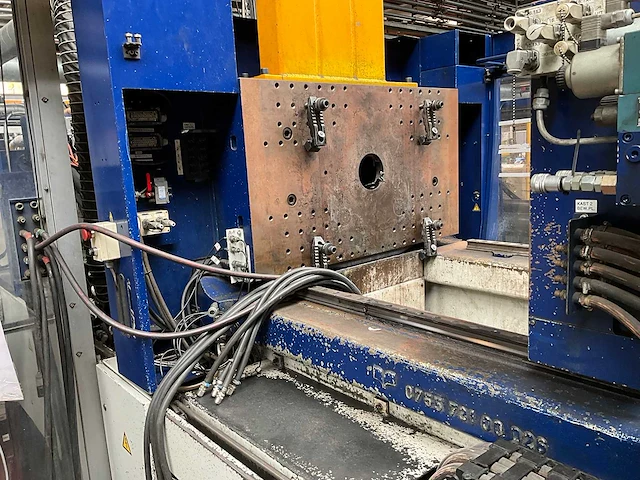 1998 engel es 2050/400 hlst spuitgietmachine - afbeelding 13 van  24