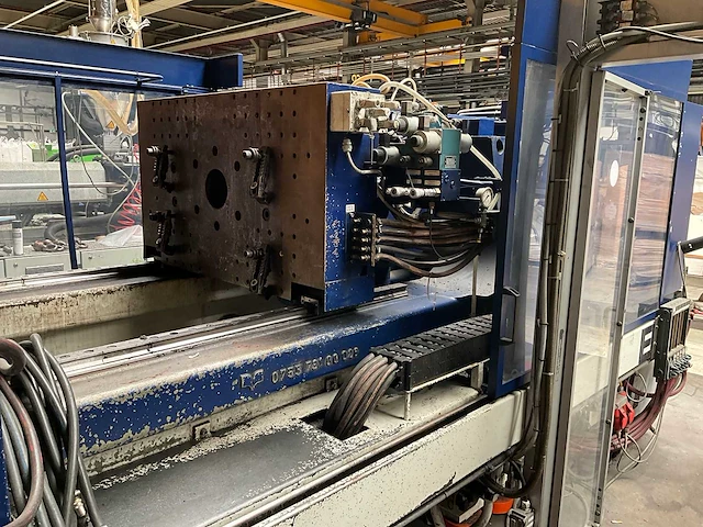1998 engel es 2050/400 hlst spuitgietmachine - afbeelding 14 van  24