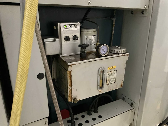 1998 feeler fv-1000a cnc freesmachine - afbeelding 25 van  25