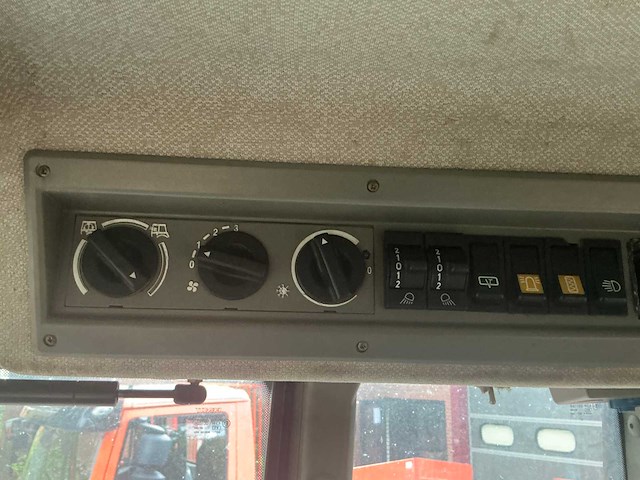 1998 fendt xylon 524 vierwielaangedreven landbouwtractor met mulag fme 500 klepelmaaier - afbeelding 47 van  58