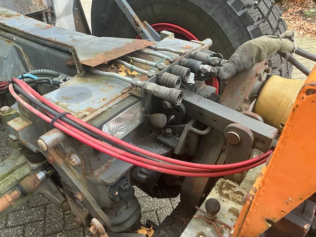 1998 fendt xylon 524 vierwielaangedreven landbouwtractor met mulag fme 500 klepelmaaier - afbeelding 4 van  58