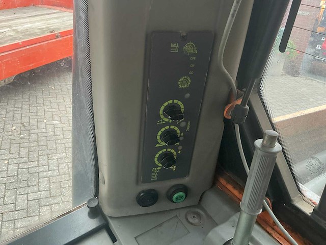 1998 fendt xylon 524 vierwielaangedreven landbouwtractor met mulag fme 500 klepelmaaier - afbeelding 44 van  58