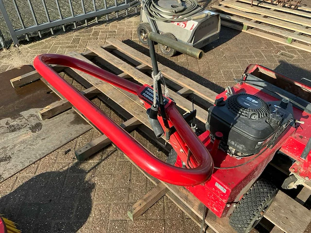 1998 gs 0750 veegmachine - afbeelding 4 van  13