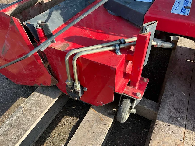 1998 gs 0750 veegmachine - afbeelding 11 van  13