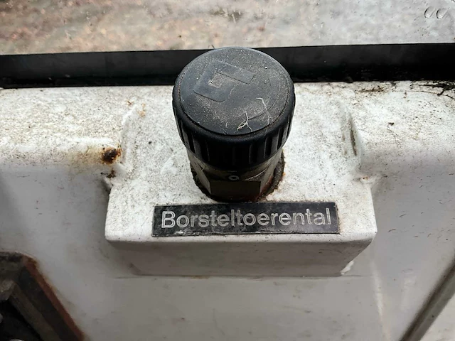 1998 hofmans hmf zelfrijdende veegmachine - afbeelding 9 van  49