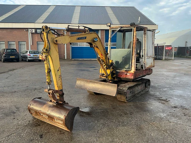 1998 komatsu pc30-5 minigraafmachine - afbeelding 1 van  37