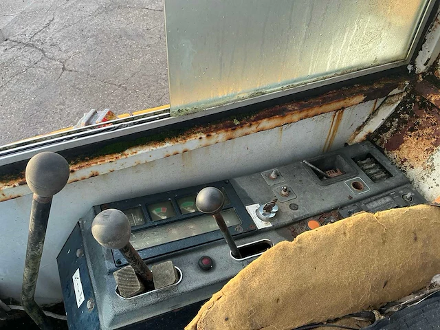 1998 komatsu pc30-5 minigraafmachine - afbeelding 24 van  37