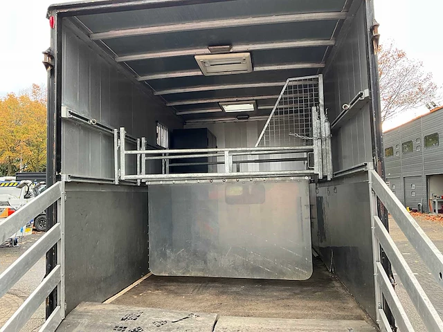 1998 mercedes-benz 512d paardenvrachtwagen bg-lt-90 - afbeelding 9 van  35