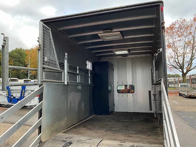 1998 mercedes-benz 512d paardenvrachtwagen bg-lt-90 - afbeelding 10 van  35