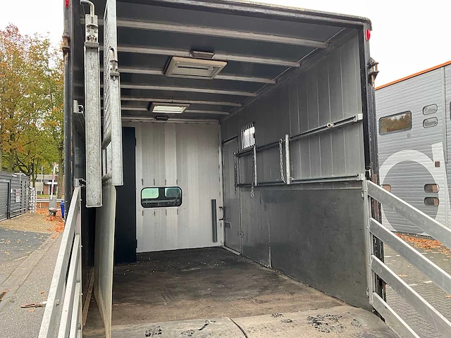 1998 mercedes-benz 512d paardenvrachtwagen bg-lt-90 - afbeelding 11 van  35