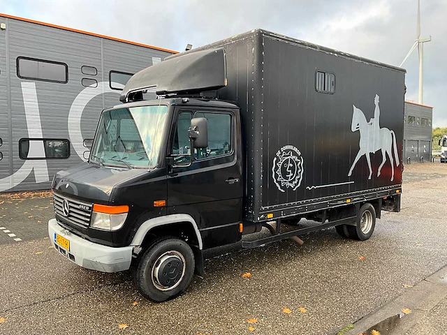 1998 mercedes-benz 512d paardenvrachtwagen bg-lt-90 - afbeelding 1 van  35