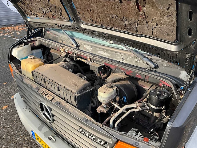 1998 mercedes-benz 512d paardenvrachtwagen bg-lt-90 - afbeelding 28 van  35