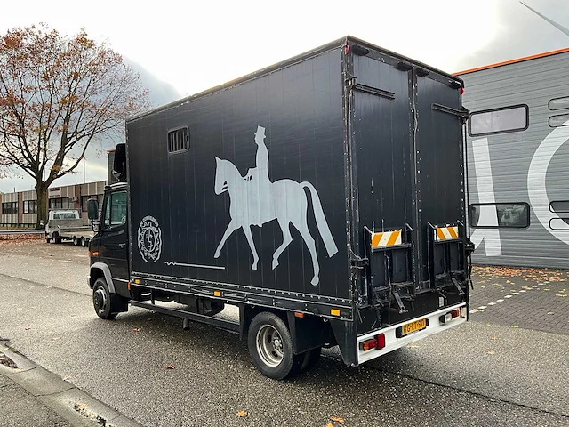 1998 mercedes-benz 512d paardenvrachtwagen bg-lt-90 - afbeelding 23 van  35