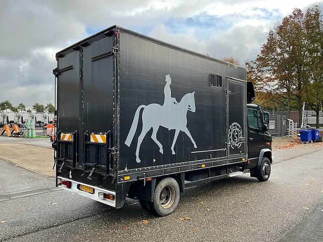 1998 mercedes-benz 512d paardenvrachtwagen bg-lt-90 - afbeelding 31 van  35