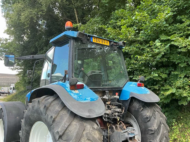 1998 new holland 8560 vierwielaangedreven landbouwtractor - afbeelding 16 van  33